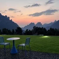 XMAN Sunrise Peaks Resort โรงแรมในจางเจียเจี้ย