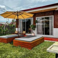 Mango & Olives Cozy Garden Home 5 Min to Airport, хотел в Ел Нидо