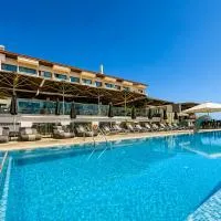 Droushia Heights Hotel: Dhrousha şehrinde bir otel