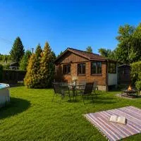 Modrobílá chatka u rybníka, hotel em Holoubkov