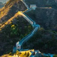 BeiJing Mutianyu Hills Pool Wall Resort view at the foot of Mutianyu Great Wall, infinity pool, one-way PEK airport pick-up, free laundry and coffee, hotel v destinaci Chuaj-žou