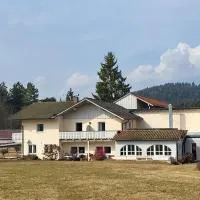 Landhaus Auhirsch, hotel en Böbrach