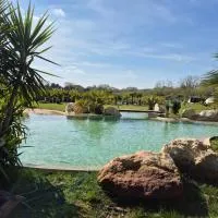 Le Mas des Cerisiers JACUZZI - SAUNA - TABLES D'HOTES, hotel v Avignonu