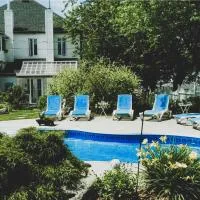 Auberge Incroyable, hotel em Saint Adrien