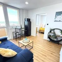 Sky View Apartmán 10 patro, hotel sa Břeclav