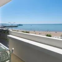 로양에 위치한 호텔 Kyriad - Royan Plage
