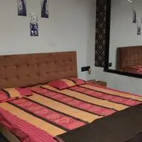 Shree Hariraj Guest House, מלון בואפי