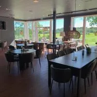 훈네보스트란드에 위치한 호텔 Idas Hotell på Sotenäs Golfklubb