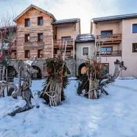 Appartement dans résidence avec piscine près des pistes, hotel em Abriès