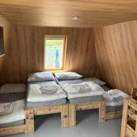 Rodinný 4 lůžkový pokoj s výhledem na Jezero Milada Ústí nad Labem, hotel u gradu 'Lovosice'
