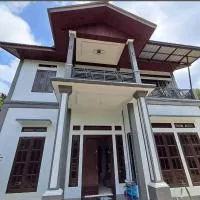 Raja Ampat Sandy Guest House, hotel em Saonek