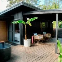 Tiny home, Outdoor bath, Infrared Sauna, Fire pit, hotel Cardiff városában