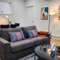 TNC Stays Luxurious Modern Suite Seton Calgary South – hotel w mieście Calgary