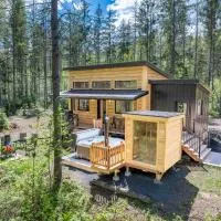 Spa & Riverside - Le Ptit Cool Des Bois, готель у місті Trois Rives