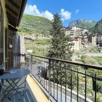Peace and relaxation in Buggio, surrounded by greenery, hotel u gradu Buggio