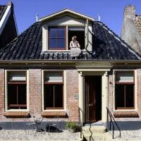 Walingsuites, hotel u gradu Holwerd