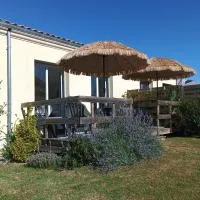 Gîte 3 étoiles jardin clos parking proche Saint Emilion, viešbutis mieste Saint-Ciers-dʼAbzac