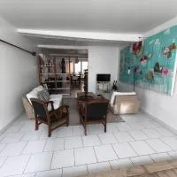 Chez Marie, maison ArtY, хотел в Lauzun