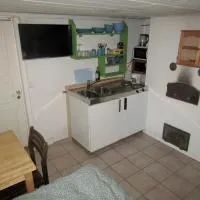 Sundqvistens basement – hotel w mieście Emkarby