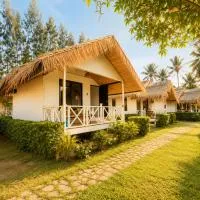 Phangan Chalet Bungalows, готель у місті Чалоклум
