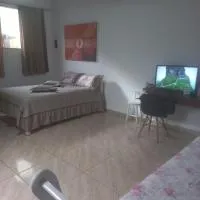 chalé casa na mata céu Iluminado、グアラレマのホテル