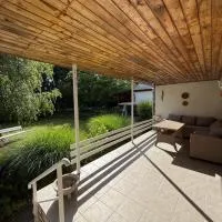 Hegylakó vendégház โรงแรมในบาลาทอนเคเนเช