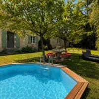 Domaine de Pourrouquet - Gîte de charme en pleine nature avec piscine et spa inclus – hotel w mieście Vic-Fezensac