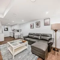 Modern 1BR Oasis in Calgary Near South Health Campus, hotel Calgaryben