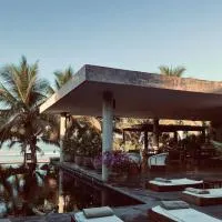 Lo Sereno Casa de Playa, hotel u gradu Tronkones