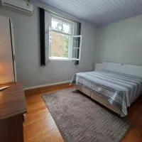 Casa Finger próx do Centro e do Núcleo de Casas Enxaimel ambiente familiar, מלון בIvoti