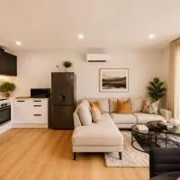 Modern Mountain View Retreat, 2 Bedroom Stay, Hotel in Frankton