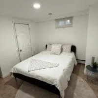 Serene Comfortable Studio Near UBS Arena and JFK، فندق في Elmont