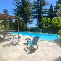 Gîte Le Bellevue avec piscine privative - climatisation, hotel v destinácii Dolmayrac