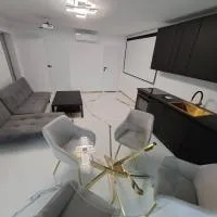 Golden Pearl Apartments, hotel em Debina
