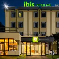 Ibis Styles Bobigny Centre Préfecture – hotel w mieście Bobigny