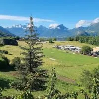 L'OBSERVATOIRE JACUZZI VUE PARAPENTE 6 personnes, viešbutis mieste Talloires