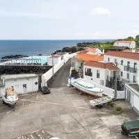 Casa do Porto - Santa Cruz B&B, hotel u gradu Ribeiras