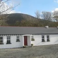 Mia's Self Catering Holiday Cottage Donegal, viešbutis mieste Claggan
