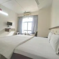 Hotel Rajtara, ξενοδοχείο σε Satara