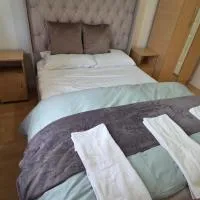 Alex, hotel u gradu 'Castlerea'
