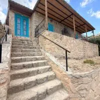 Karpaz King's Hill Traditional House, hotell i Galinoporni
