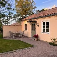 Newly Built Guesthouse Near Coast & Golf, hotel di Båstad