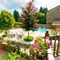 Hôtel Restaurant Au Pont de Raffiny، فندق في Saint-Romain