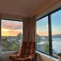 Off Duty - Seaside Cabin on Lille Sotra, hotel sa Snekkjevik