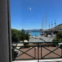 Yakinthos Port View Apartment Central Pothia Kalymnos, hotel u gradu Kalimnos