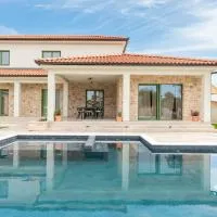 Villa LORNA S BAZENOM – hotel w Biogradzie na Moru
