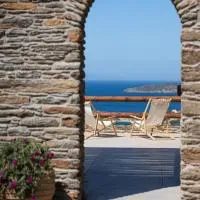 Lithoskino Suites, hotel in Batsi