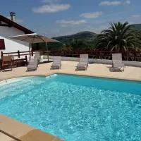 L'Estel, hotel u gradu Asparan