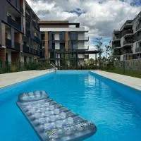 Laura Oasis, Swimming pool, Free Parking: Bratislava şehrinde bir otel