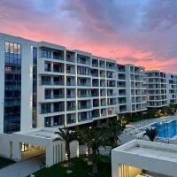Sea Breeze Park Residence 2 , Studio with a balcony ,pool view near waterpark and circus, khách sạn ở Baku